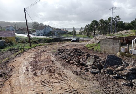 O Concello inicia as obras de pavimentación das pistas no lugar de Trasteiro